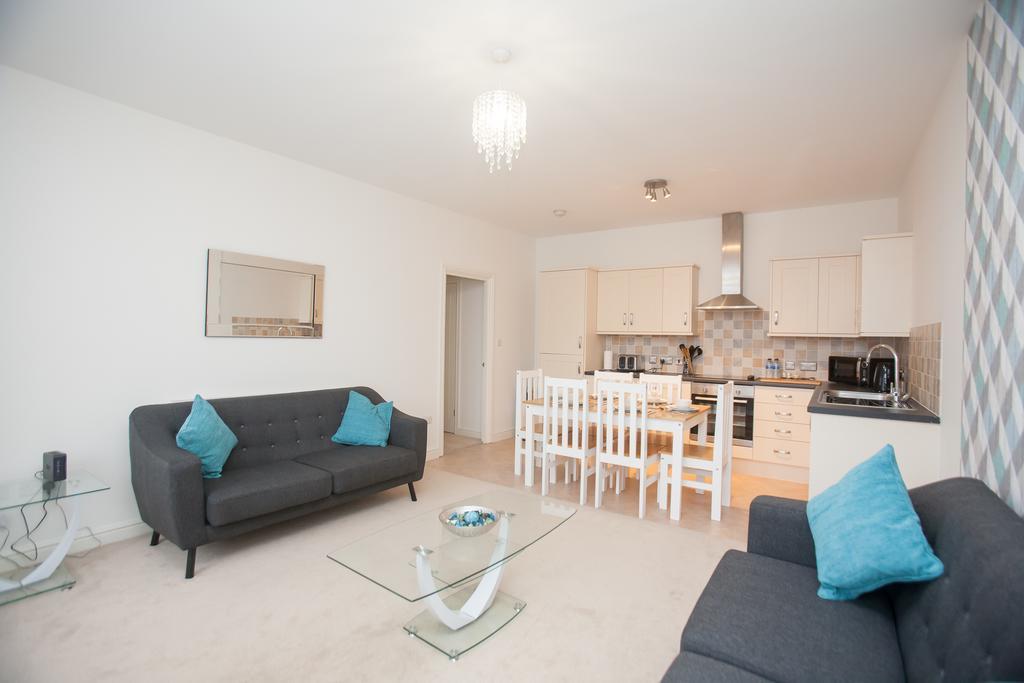 Apartment Comfortable Town Centre Apartments, Free Parking, Sleeps Up To 8
