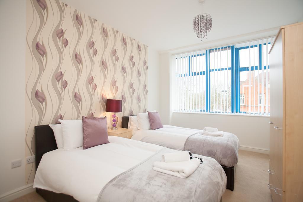 Apartment Comfortable Town Centre Apartments, Free Parking, Sleeps Up To 8