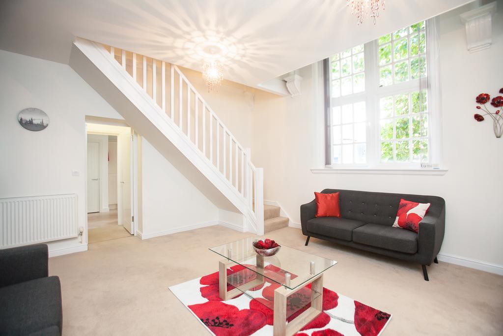 Comfortable Town Centre Apartments, Free Parking, Sleeps Up To 8 Apartment *