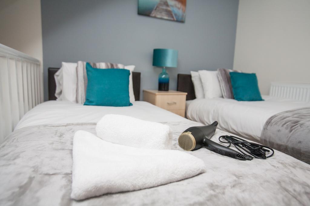 Comfortable Town Centre Apartments, Free Parking, Sleeps Up To 8 Apartment *