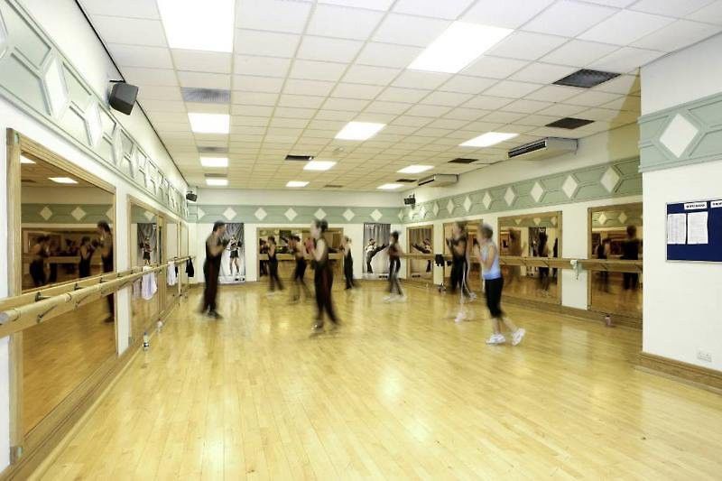 South Marston And Leisure Club Hotel 3*