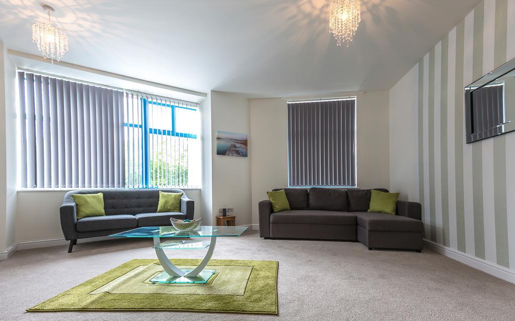 Apartment Comfortable Town Centre Apartments, Free Parking, Sleeps Up To 8 *
