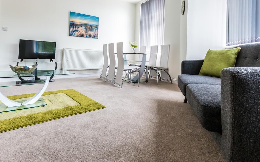 Apartment Comfortable Town Centre Apartments, Free Parking, Sleeps Up To 8