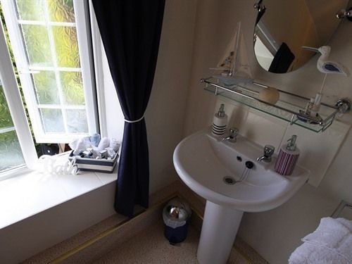 The Village Inn 3*