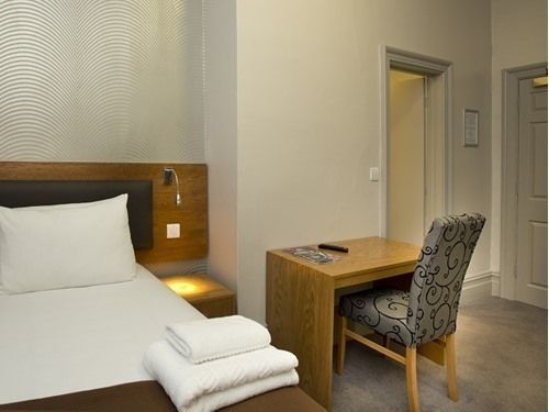 The Goddard Arms 3*