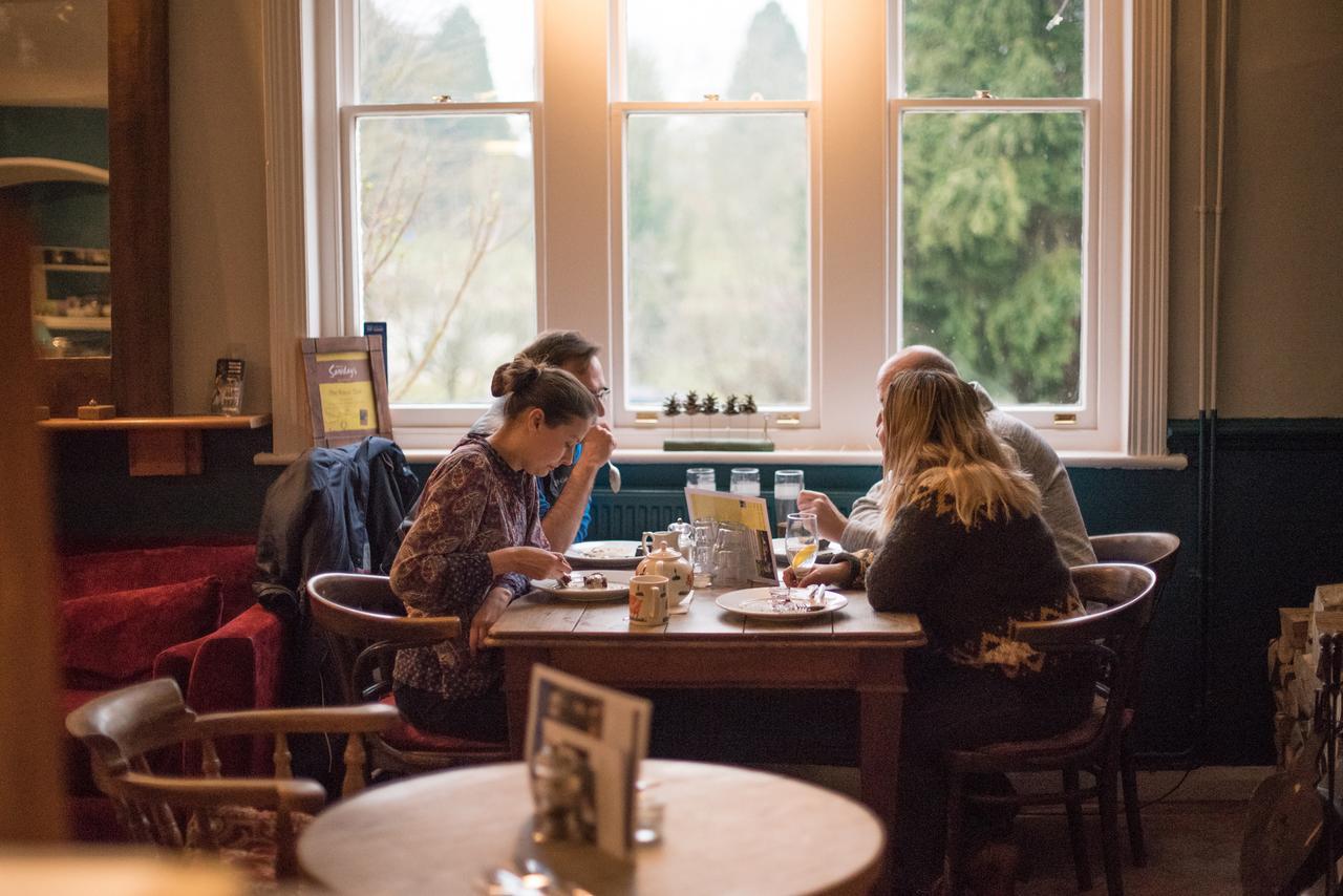Helen Browning's Royal Oak Inn 4*