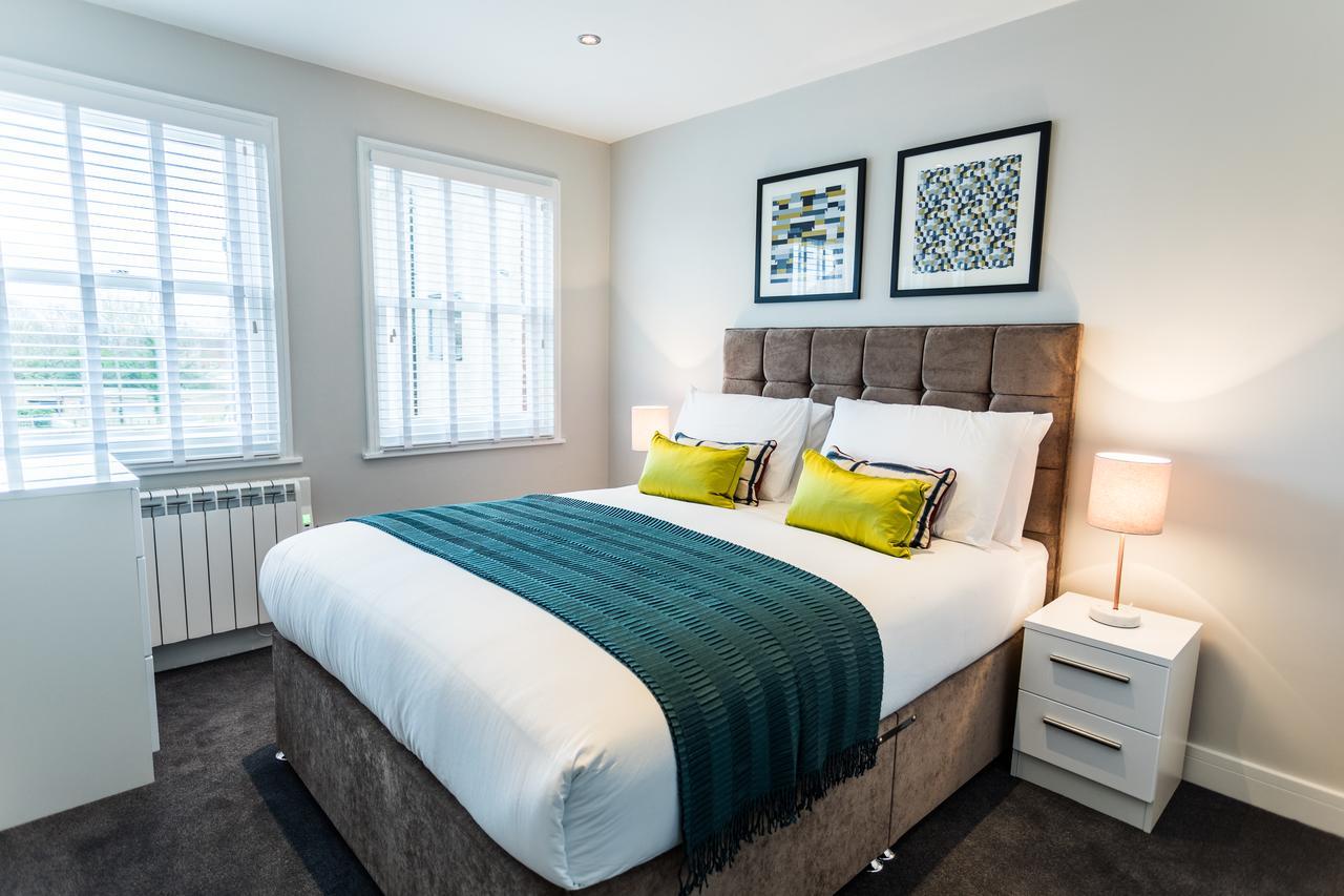 Life Serviced - Old Town * Swindon