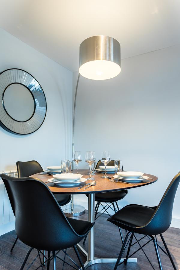 Life Serviced - Old Town Apartment