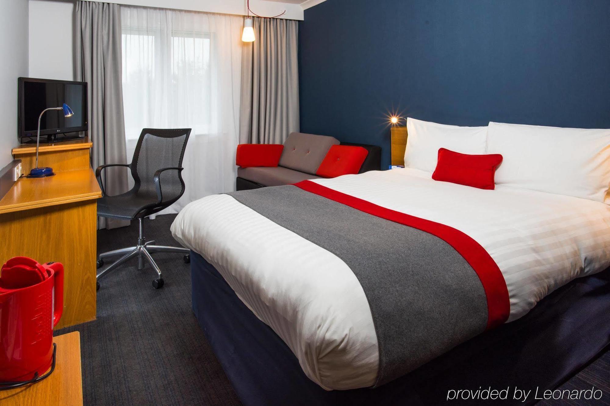 Express West By Ihg Swindon