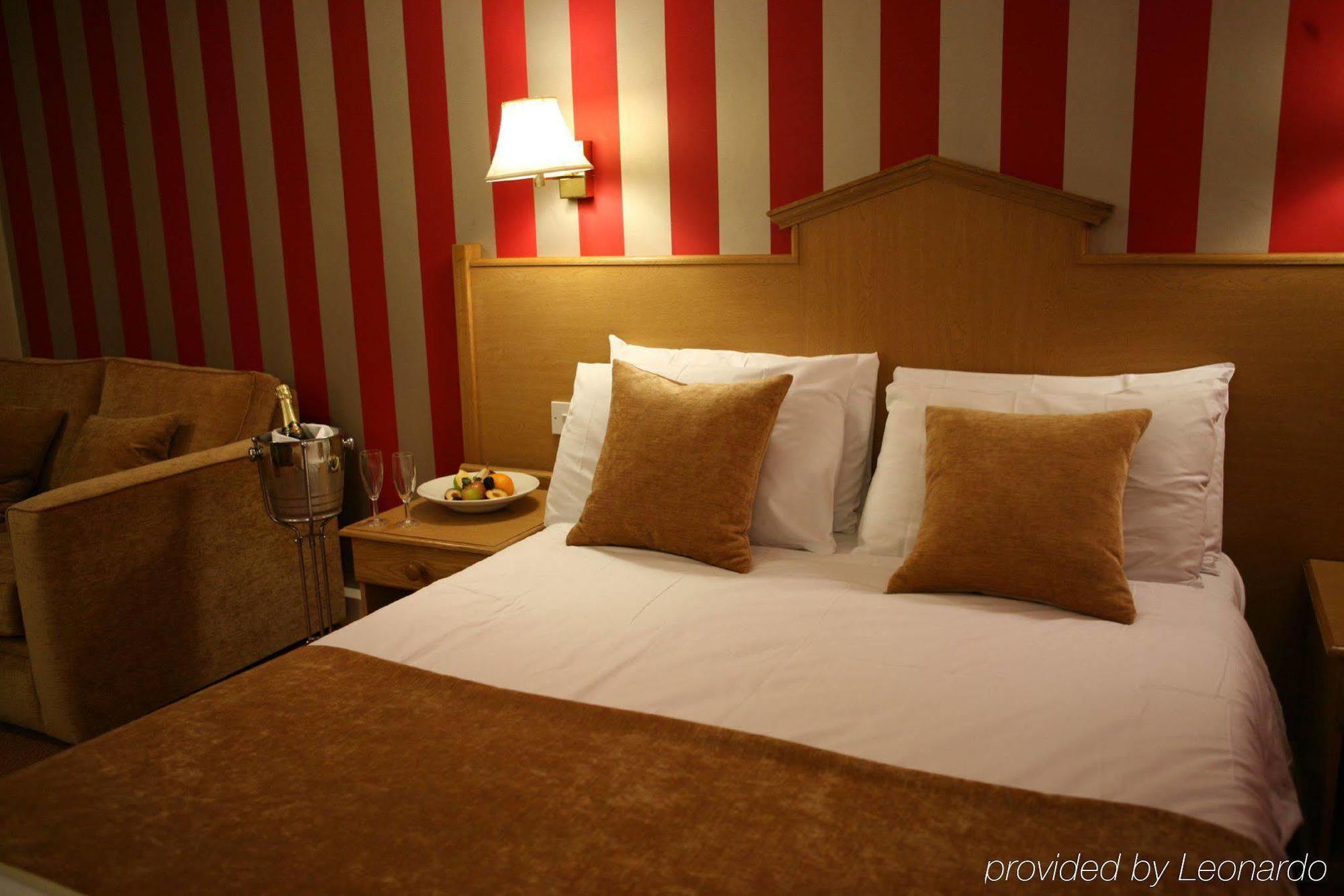 South Marston And Leisure Club 3*