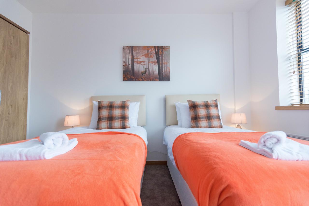 Comfortable Modern In Swindon, Free Parking Sleeps Up To 5 Apartment Swindon