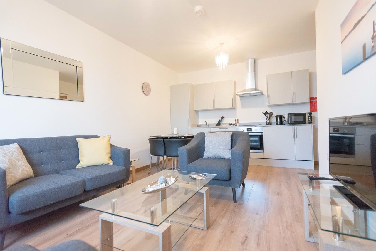 Comfortable Modern In Swindon, Free Parking Sleeps Up To 5 Swindon