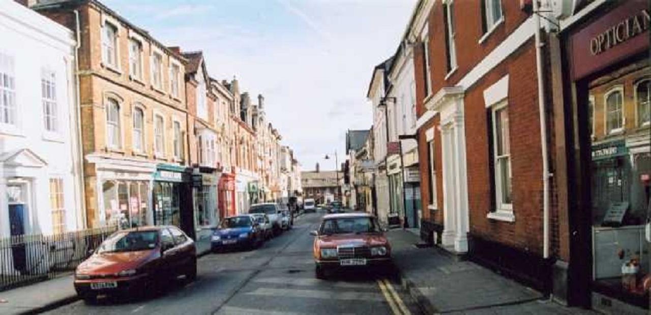 Old Town - Entercloud9sa * Swindon