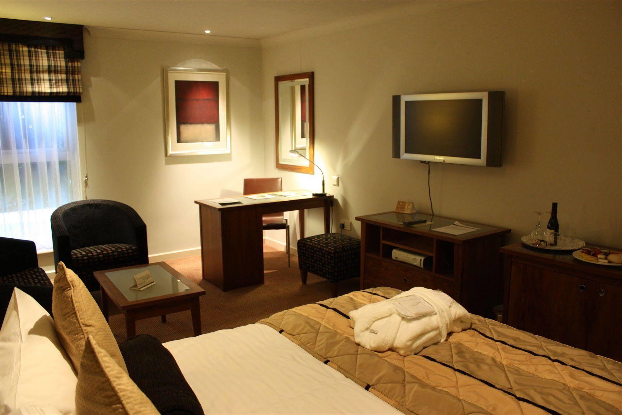 Alexandra House 4* Swindon