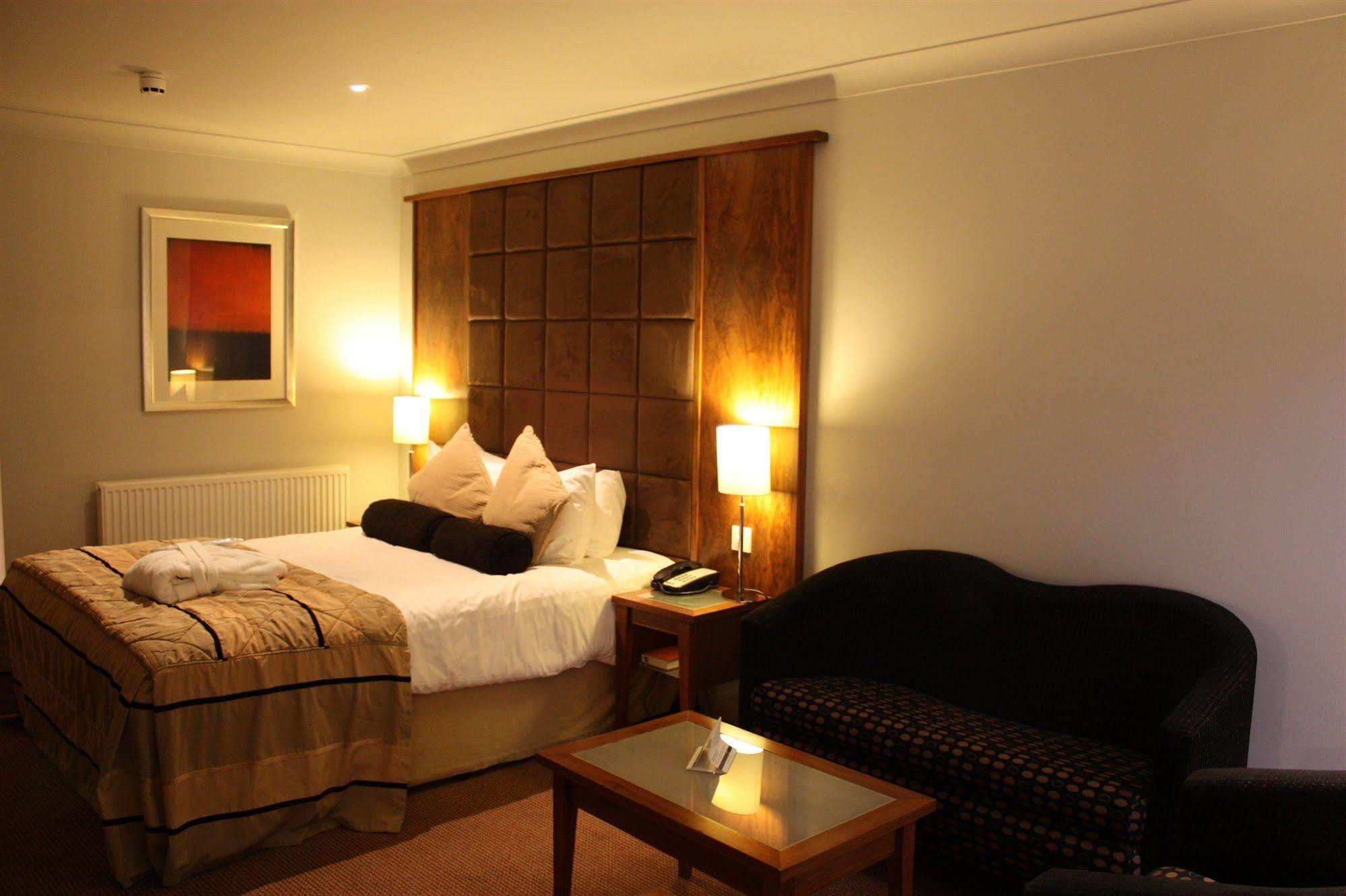 Alexandra House Hotel Swindon