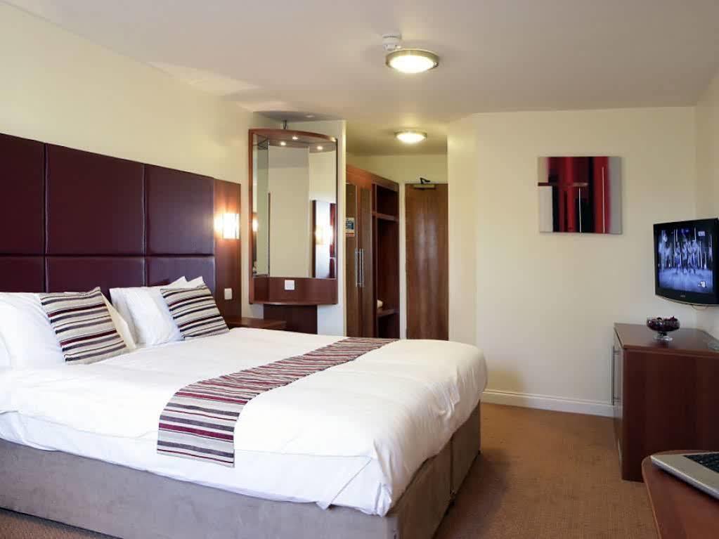 Hotel South Marston And Leisure Club Swindon