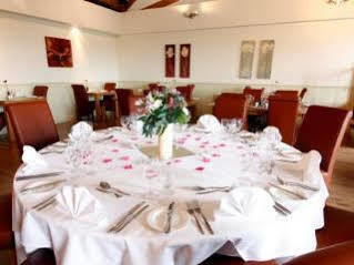 Hotel South Marston And Leisure Club 3*