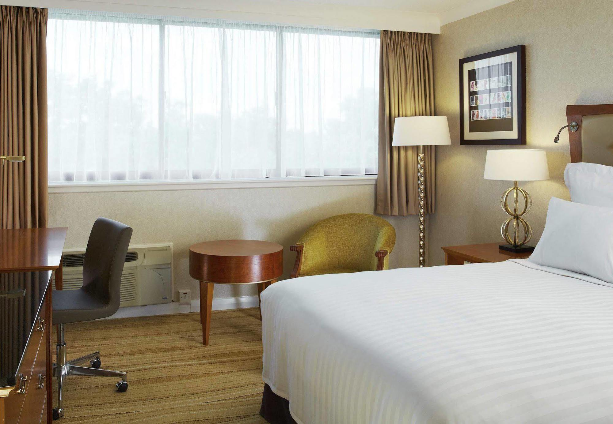 Delta By Marriott Khách sạn 4*
