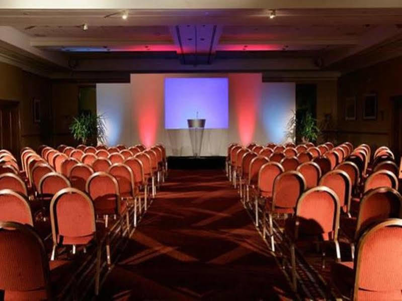 Delta By Marriott Khách sạn Swindon