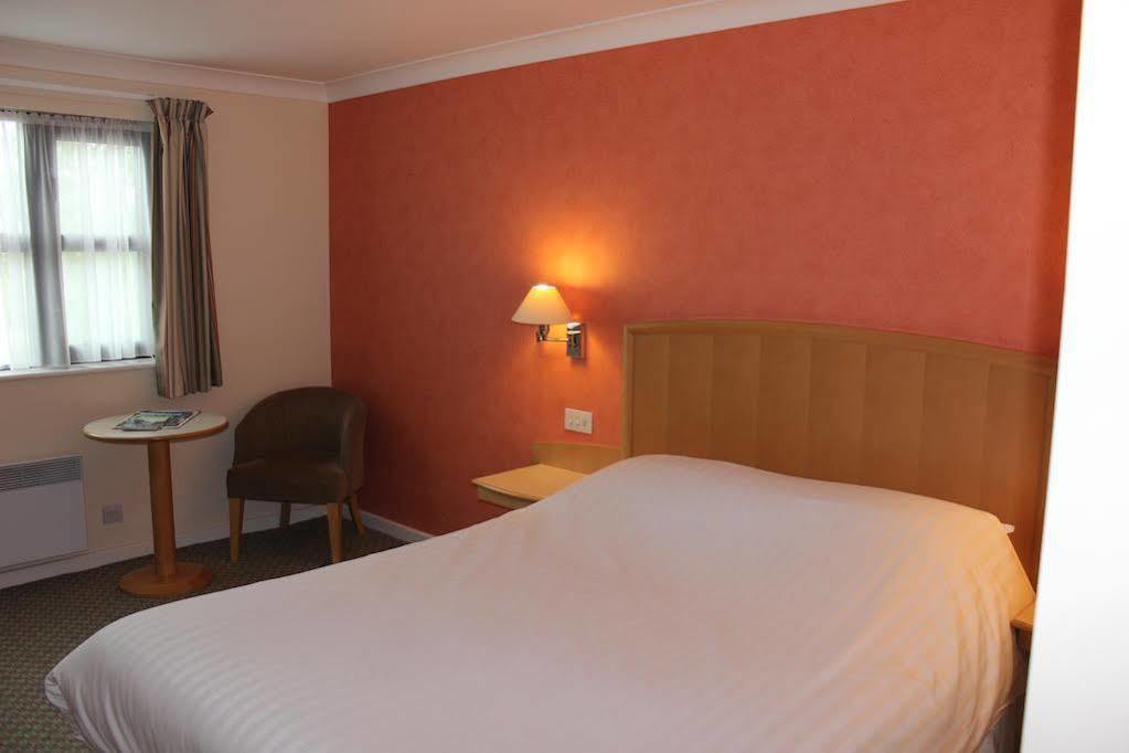 The Wiltshire Hotel, Golf And Leisure