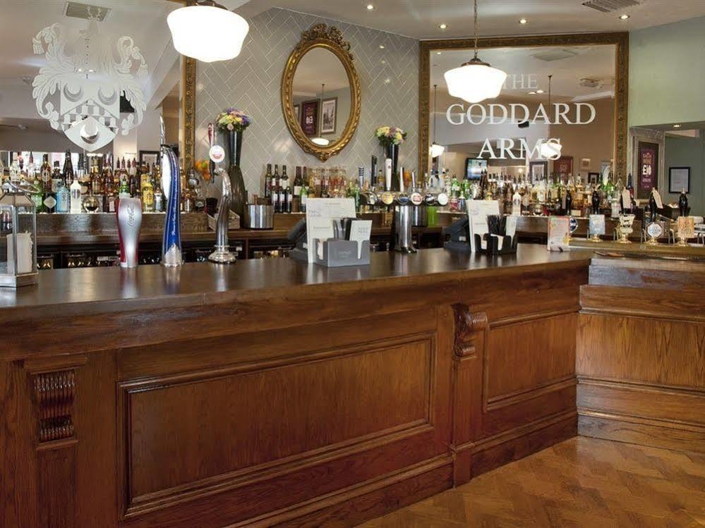 Khách sạn The Goddard Arms 3*