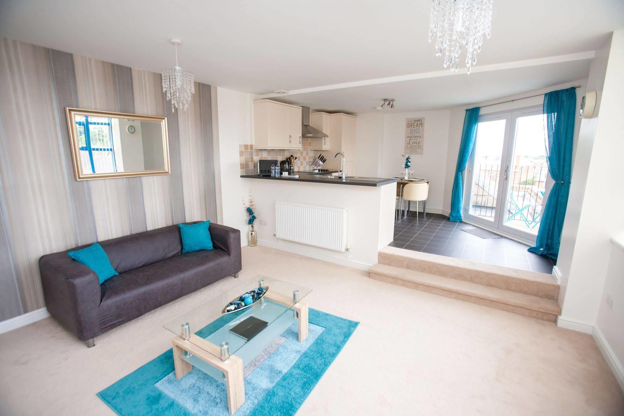 Hamilton Grace - Wessex Court 4* Swindon