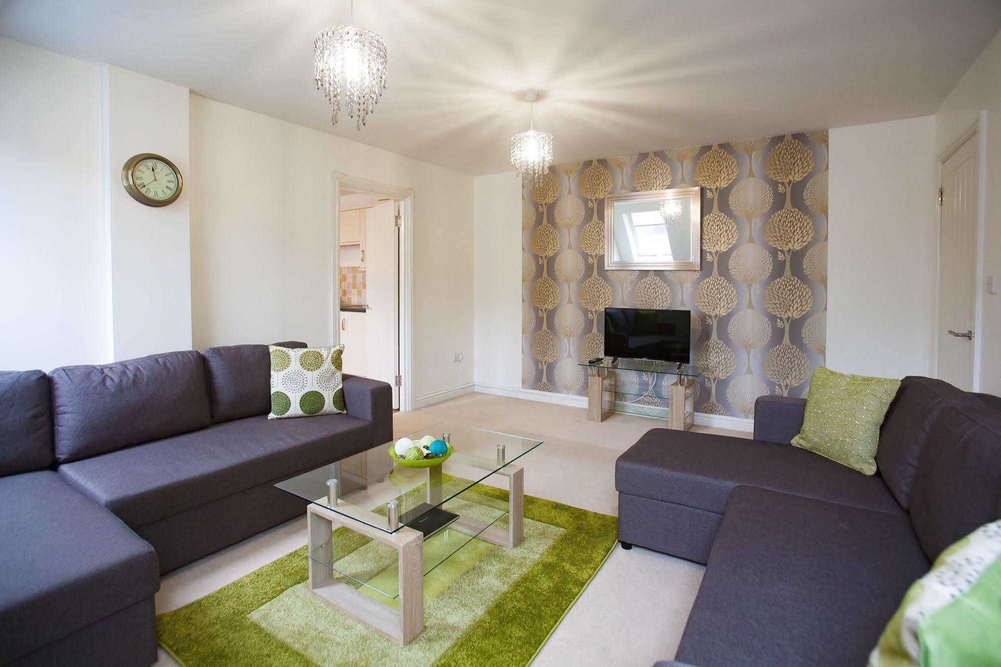 Hamilton Grace - Wessex Court 4* Swindon