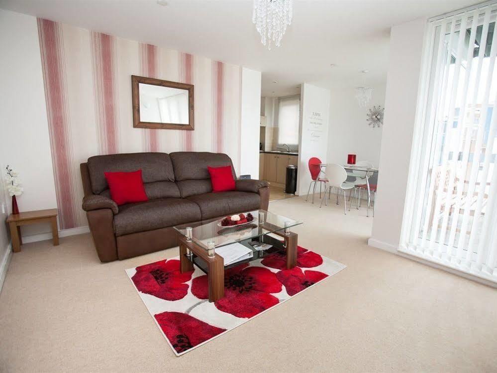 Hamilton Grace - Wessex Court Hotel Swindon