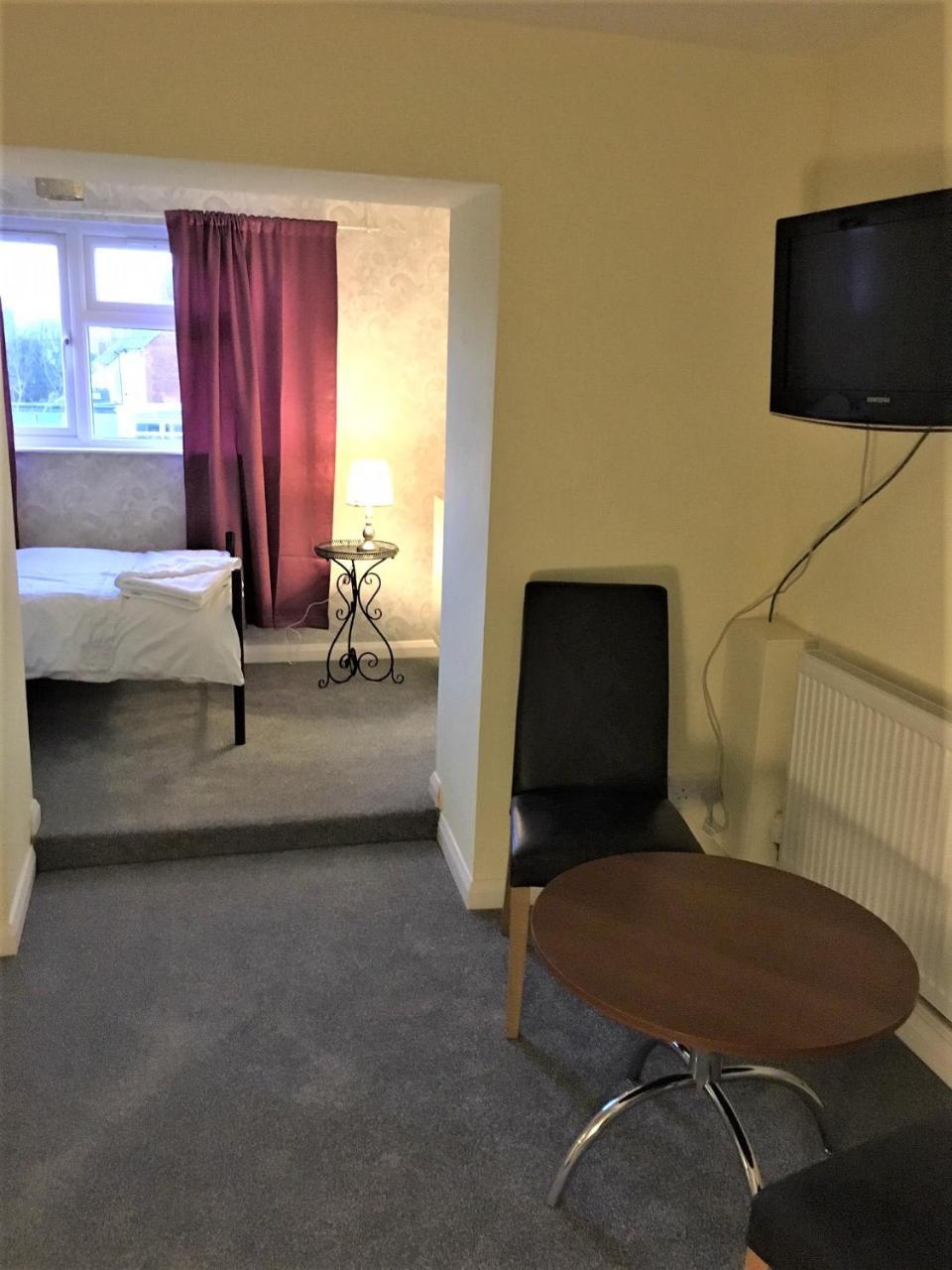 Bed & Breakfast Boxwood Guest House. Swindon