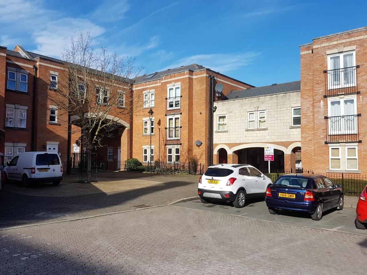 Godwin Court * Swindon