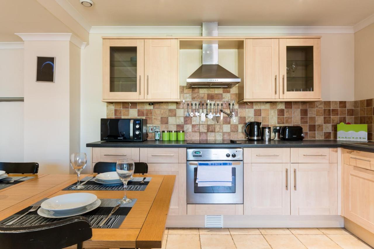 Old Town Central Apartment Swindon