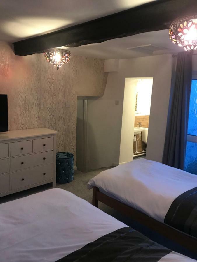 Bed & Breakfast Boxwood Guest House. Swindon