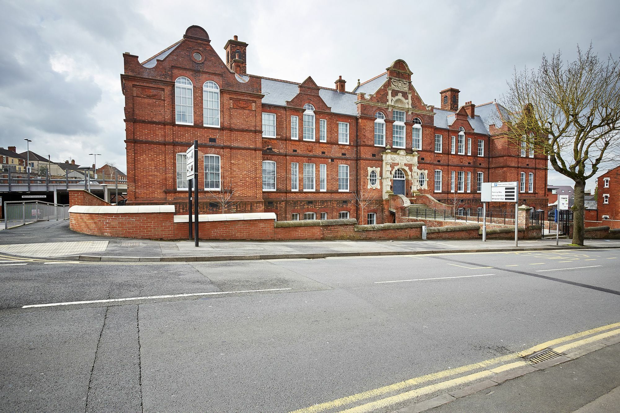 Burkhardt Hall By Esa Apartment