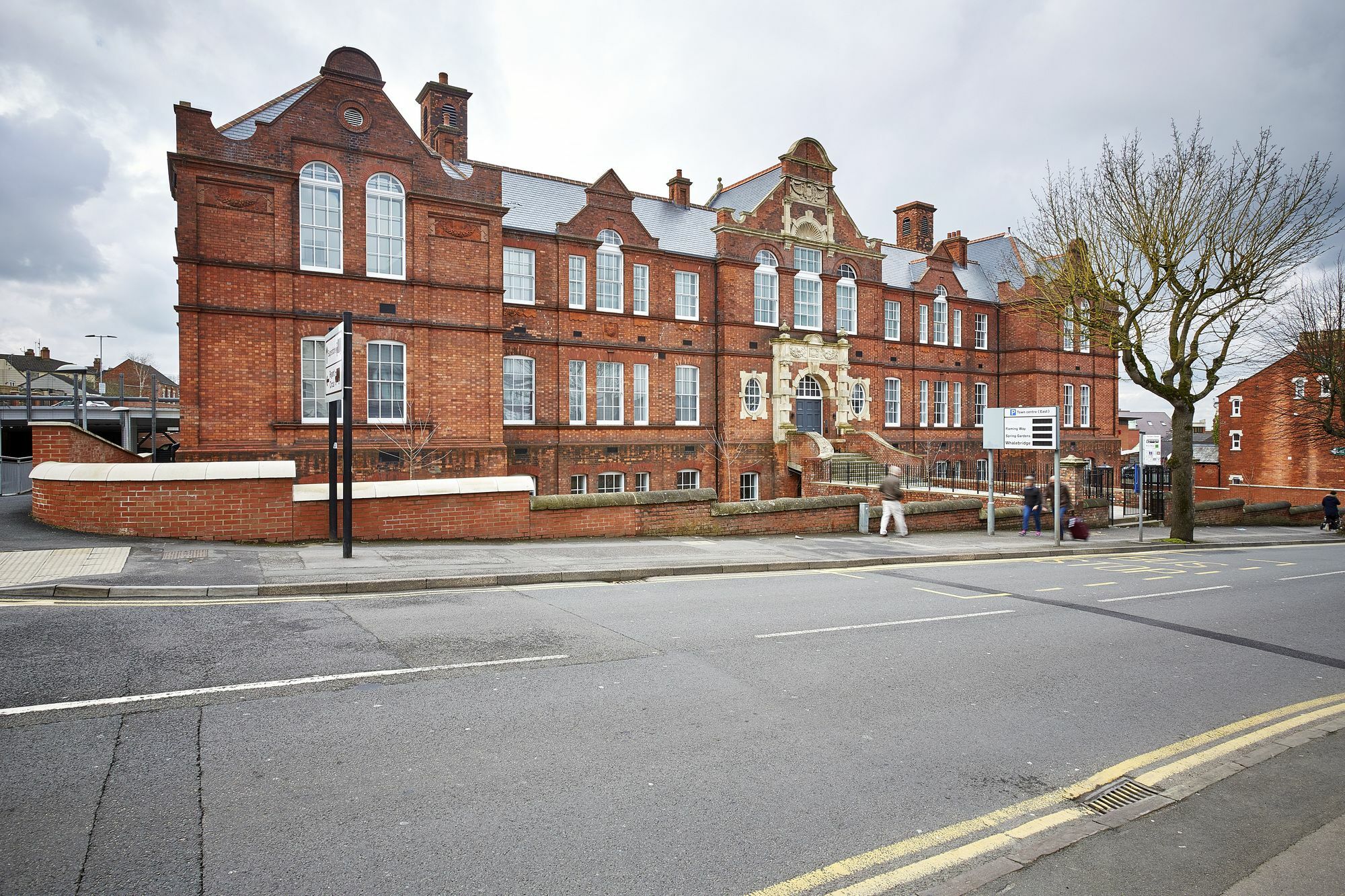 Burkhardt Hall By Esa Apartment *