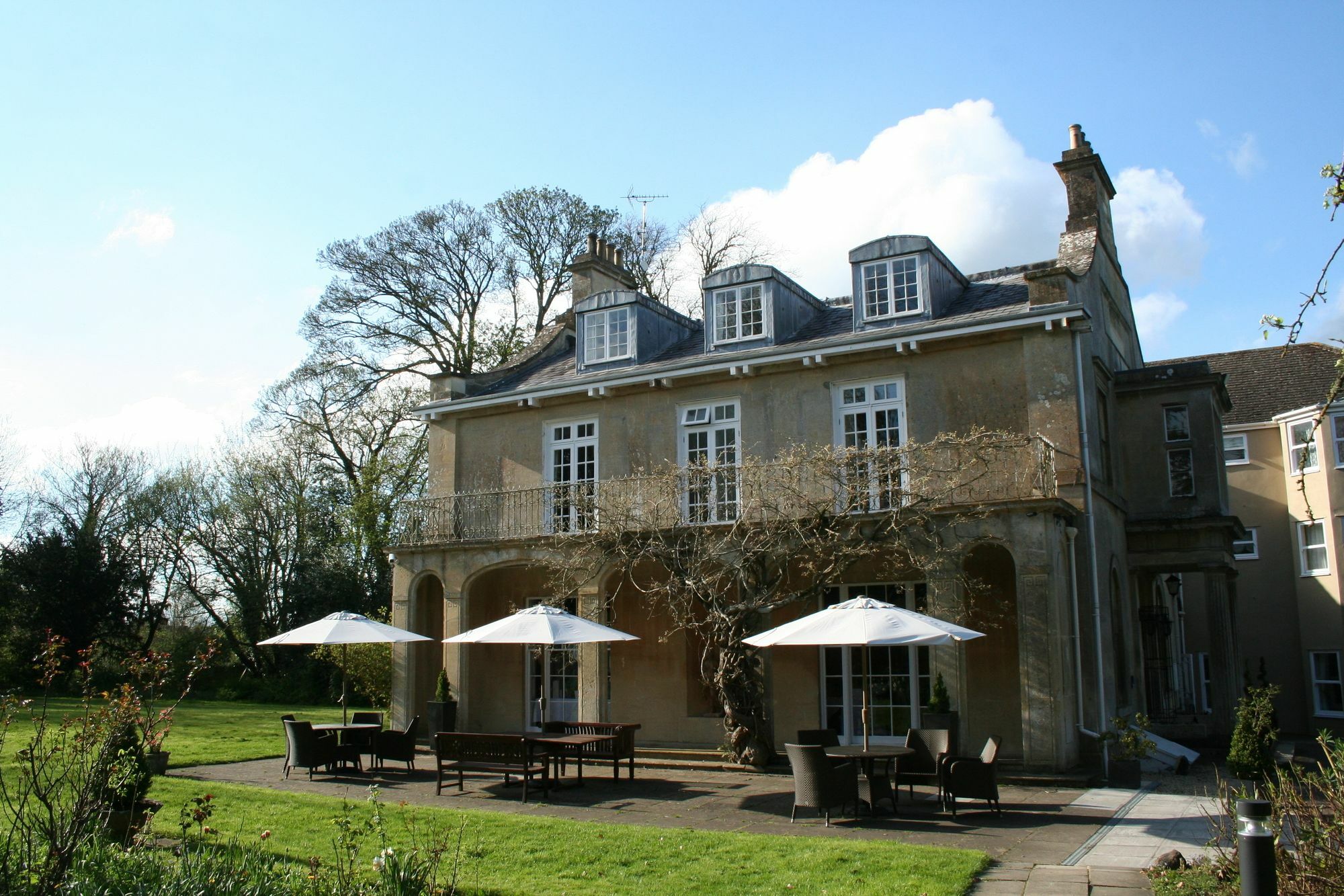 Chiseldon House Country house *