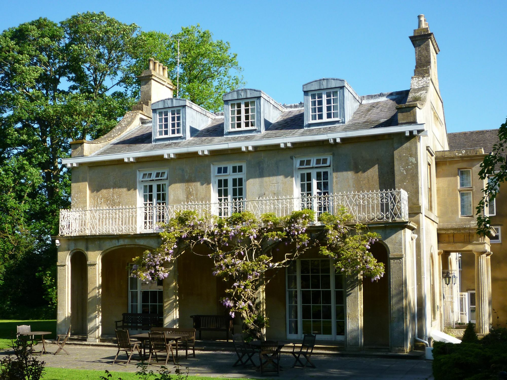 Chiseldon House Country house *
