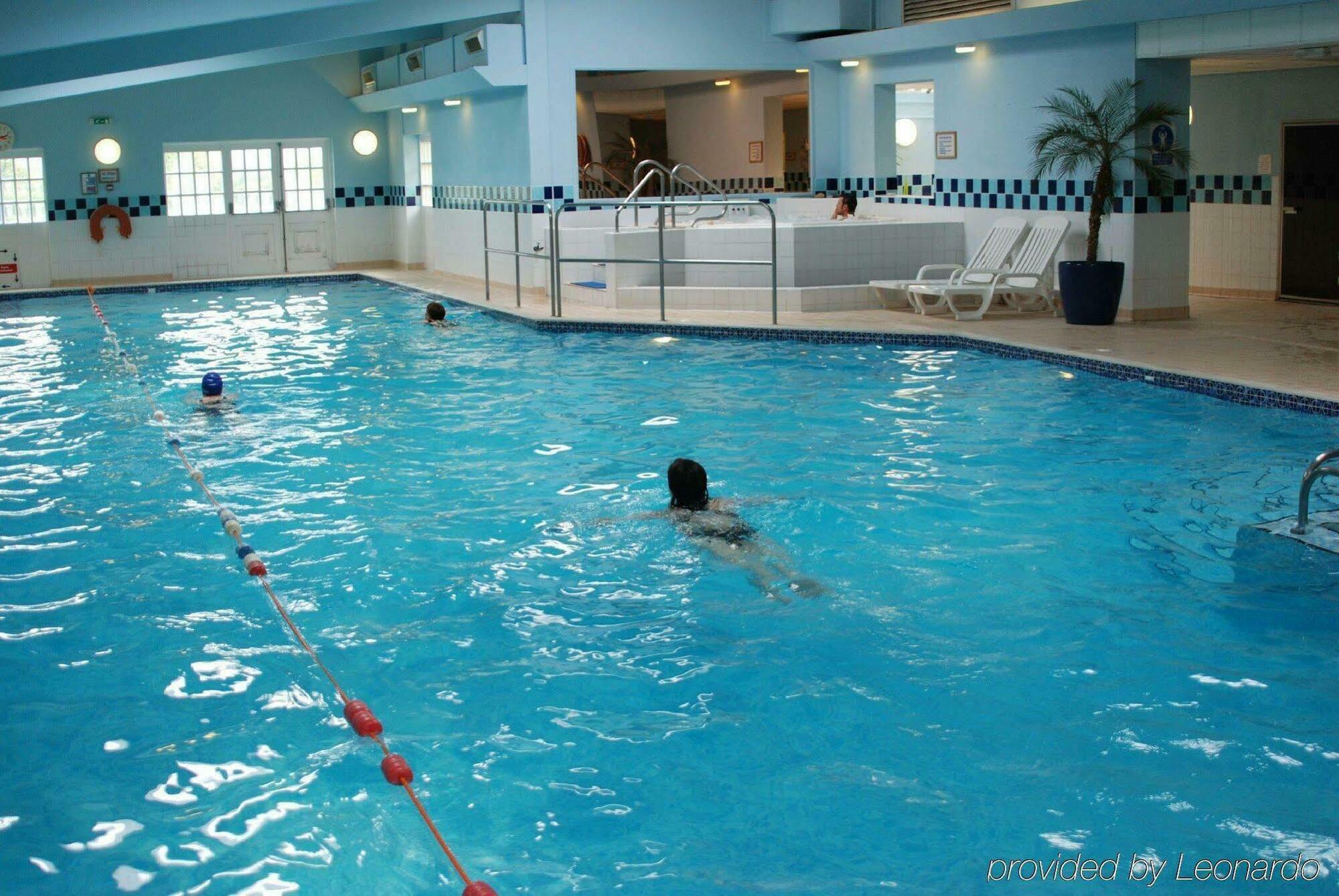 Hotel South Marston And Leisure Club 3*