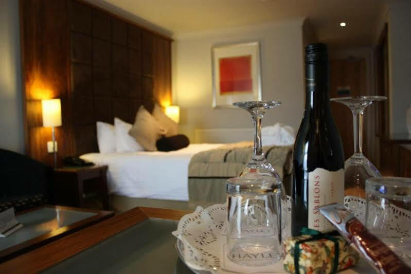 Alexandra House Hotel 4*