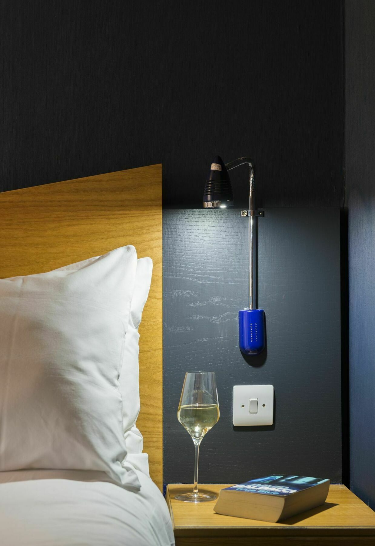 Express West An Ihg Hotel 3*