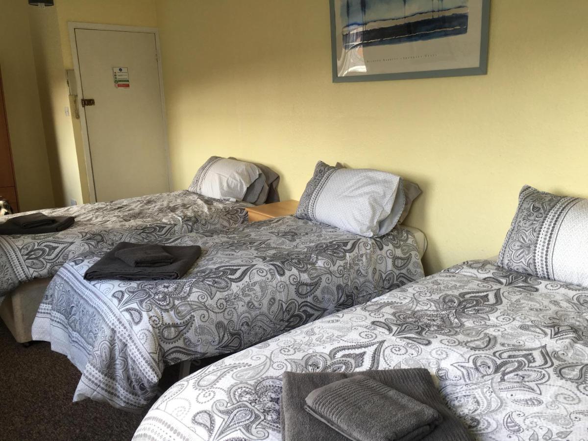 The Rolleston Arms 2*