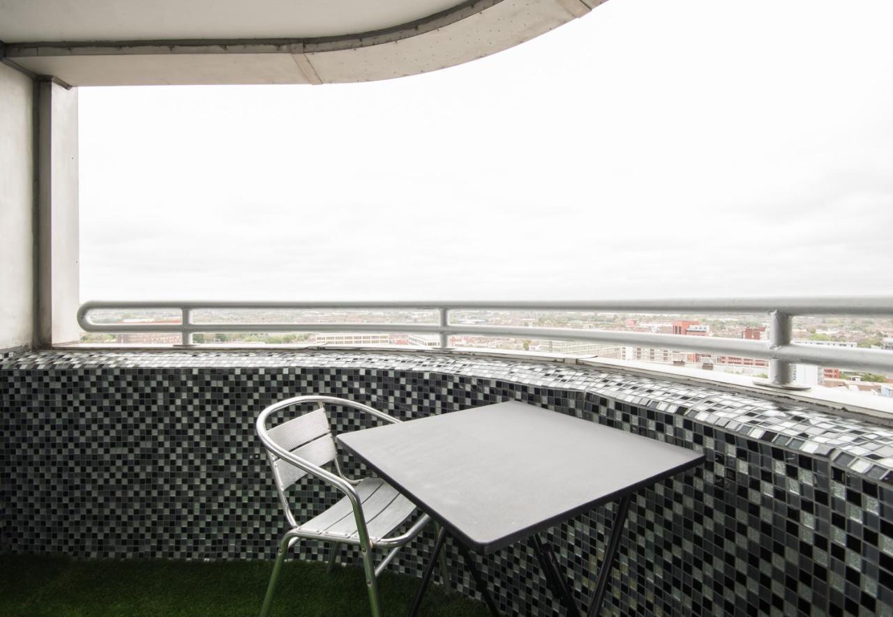 Luxury Panoramic Balcony Swindon