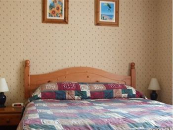 Fir Tree Hotel, Hotel
