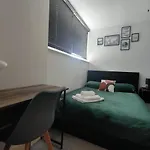 City Centered 2 Bed Serviced Apartment- Sherpa Homes