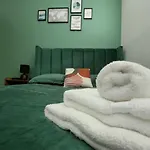 City Centered 2 Bed Serviced Apartment- Sherpa Homes