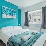 Lorne Lodge Central Swindon