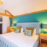 The Highworth Hotel
