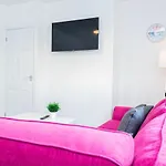 Good Location Free Parking Big Garden Modern House
