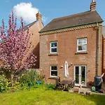 Double Room In Family Home Check-In Between 4-10Pm Only