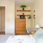 Double Room In Family Home Check-In Between 4-10Pm Only