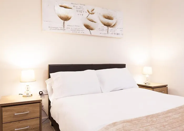 Paramount Apartments